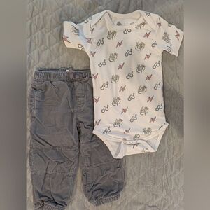 White Harry Potter Onesie and Gray Pants Set
